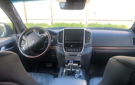 Toyota Land Cruiser 200, 2017 год, 6 780 000 рублей, 13 фотография