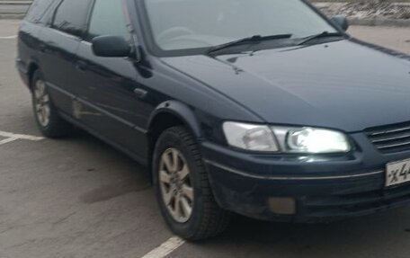 Toyota Camry, 1997 год, 730 000 рублей, 2 фотография