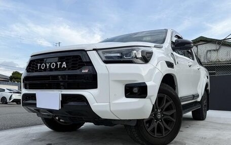 Toyota Hilux VIII, 2022 год, 4 301 000 рублей, 17 фотография