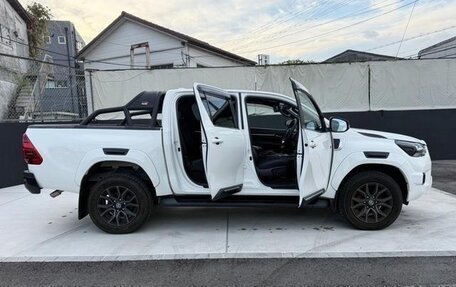 Toyota Hilux VIII, 2022 год, 4 301 000 рублей, 9 фотография