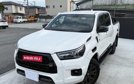 Toyota Hilux VIII, 2022 год, 4 301 000 рублей, 16 фотография