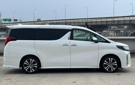 Toyota Alphard III, 2022 год, 3 200 000 рублей, 12 фотография