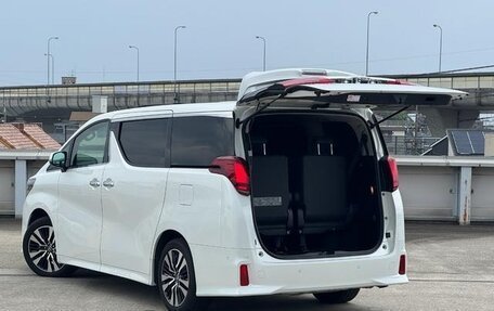 Toyota Alphard III, 2022 год, 3 200 000 рублей, 13 фотография