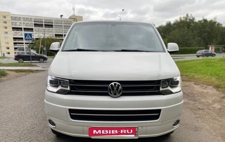 Volkswagen Multivan T5, 2015 год, 3 100 000 рублей, 3 фотография