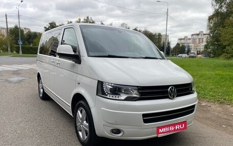 Volkswagen Multivan T5, 2015 год, 3 100 000 рублей, 1 фотография