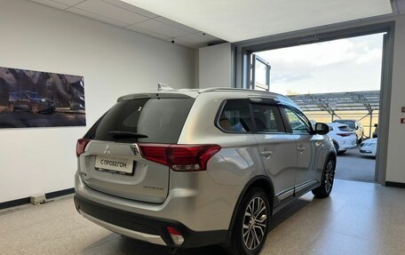 Mitsubishi Outlander III рестайлинг 3, 2018 год, 1 800 000 рублей, 5 фотография