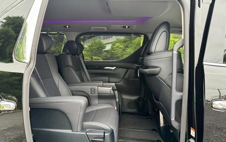 Toyota Alphard III, 2022 год, 3 200 000 рублей, 23 фотография