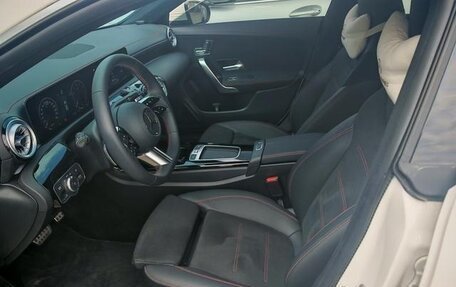 Mercedes-Benz CLA, 2024 год, 3 543 000 рублей, 19 фотография