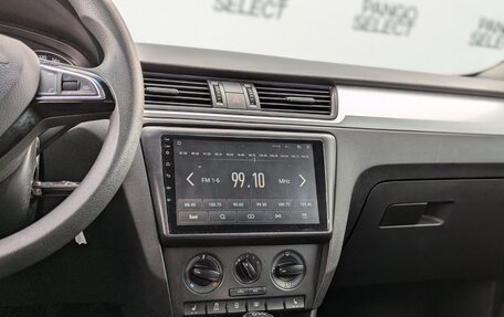 Skoda Rapid I, 2015 год, 950 000 рублей, 13 фотография