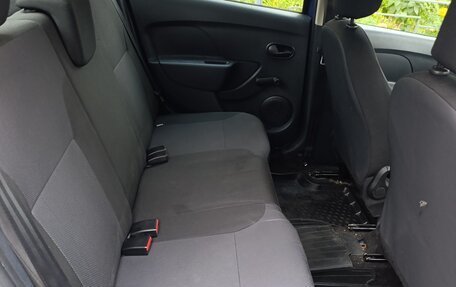 Renault Logan II, 2017 год, 575 000 рублей, 6 фотография