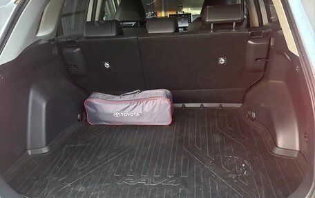 Toyota RAV4, 2021 год, 4 100 000 рублей, 6 фотография