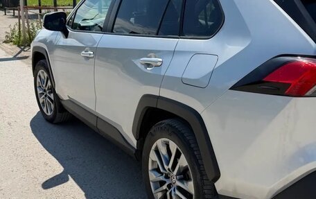 Toyota RAV4, 2021 год, 4 100 000 рублей, 4 фотография