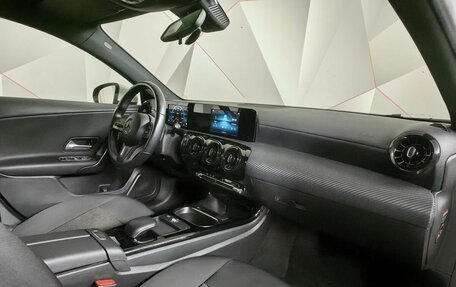 Mercedes-Benz A-Класс, 2019 год, 2 095 000 рублей, 9 фотография