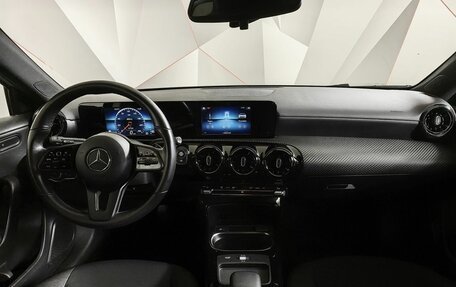 Mercedes-Benz A-Класс, 2019 год, 2 095 000 рублей, 10 фотография