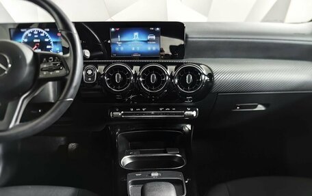Mercedes-Benz A-Класс, 2019 год, 2 095 000 рублей, 11 фотография