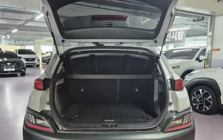 Hyundai Kona I, 2022 год, 2 015 000 рублей, 20 фотография