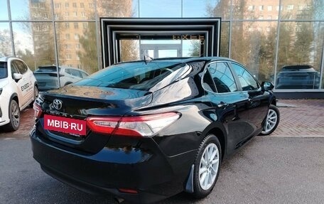 Toyota Camry, 2021 год, 2 799 000 рублей, 2 фотография