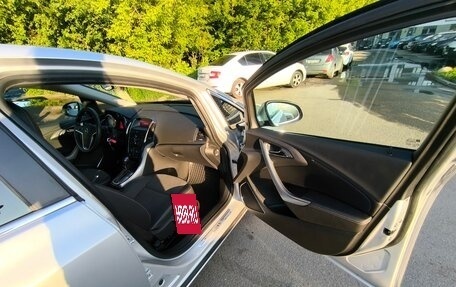 Opel Astra J, 2011 год, 1 300 000 рублей, 9 фотография