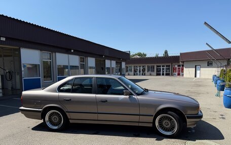 BMW 5 серия, 1989 год, 700 000 рублей, 1 фотография