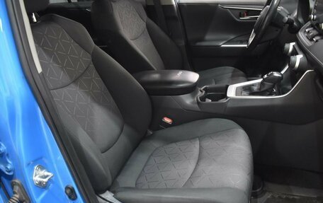 Toyota RAV4, 2019 год, 2 805 000 рублей, 10 фотография