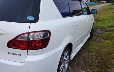 Toyota Ipsum II, 2004 год, 780 000 рублей, 1 фотография