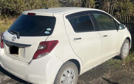 Toyota Vitz, 2015 год, 850 000 рублей, 2 фотография