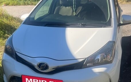 Toyota Vitz, 2015 год, 850 000 рублей, 3 фотография