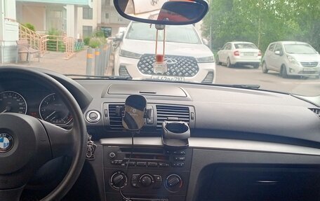 BMW 1 серия, 2010 год, 950 000 рублей, 6 фотография