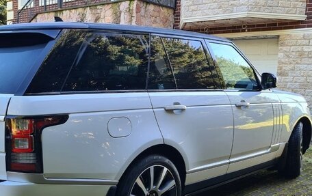 Land Rover Range Rover IV рестайлинг, 2016 год, 5 600 000 рублей, 4 фотография