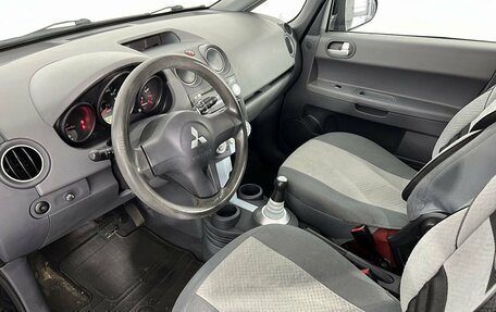 Mitsubishi Colt VI рестайлинг, 2006 год, 450 000 рублей, 10 фотография