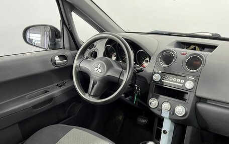 Mitsubishi Colt VI рестайлинг, 2006 год, 450 000 рублей, 14 фотография