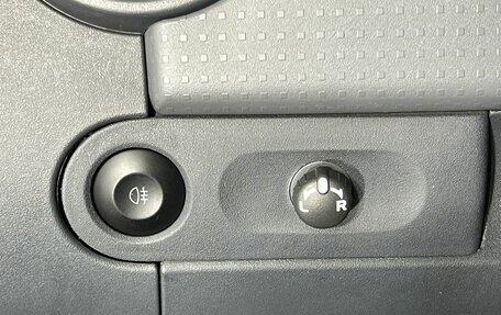 Mitsubishi Colt VI рестайлинг, 2006 год, 450 000 рублей, 18 фотография