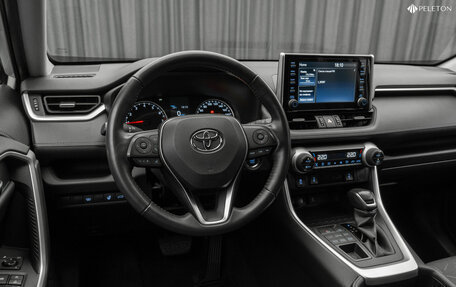 Toyota RAV4, 2020 год, 3 190 000 рублей, 9 фотография