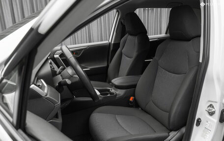 Toyota RAV4, 2020 год, 3 190 000 рублей, 11 фотография