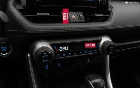 Toyota RAV4, 2020 год, 3 190 000 рублей, 19 фотография