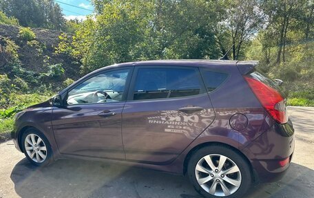 Hyundai Solaris II рестайлинг, 2011 год, 650 000 рублей, 2 фотография