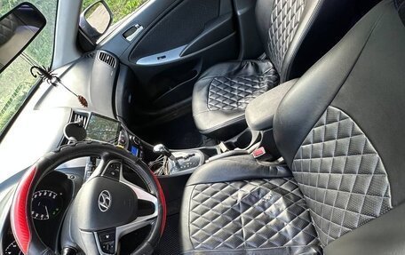 Hyundai Solaris II рестайлинг, 2011 год, 650 000 рублей, 10 фотография