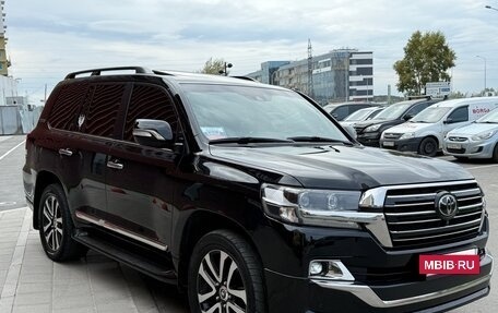Toyota Land Cruiser 200, 2018 год, 6 520 000 рублей, 3 фотография
