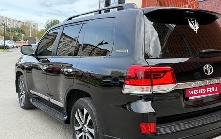 Toyota Land Cruiser 200, 2018 год, 6 520 000 рублей, 8 фотография