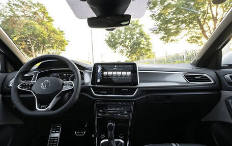 Volkswagen T-Roc I, 2023 год, 2 499 200 рублей, 8 фотография