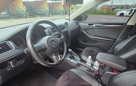 Volkswagen Jetta VI, 2014 год, 1 680 000 рублей, 3 фотография