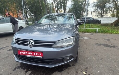 Volkswagen Jetta VI, 2014 год, 1 680 000 рублей, 4 фотография