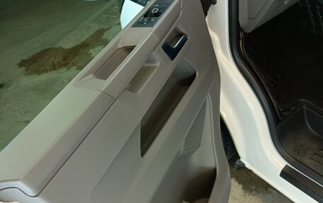 Volkswagen Caravelle T6 рестайлинг, 2020 год, 5 900 000 рублей, 10 фотография