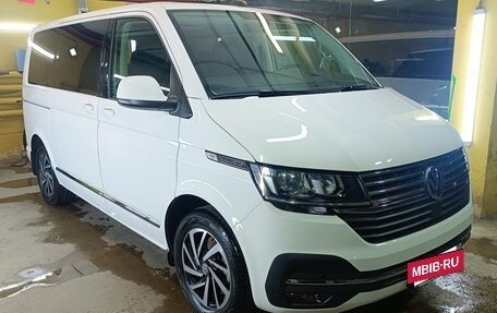 Volkswagen Caravelle T6 рестайлинг, 2020 год, 5 900 000 рублей, 2 фотография