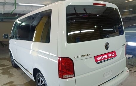 Volkswagen Caravelle T6 рестайлинг, 2020 год, 5 900 000 рублей, 3 фотография