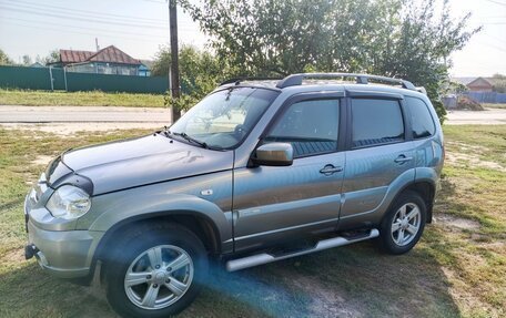 Chevrolet Niva I рестайлинг, 2015 год, 690 000 рублей, 2 фотография
