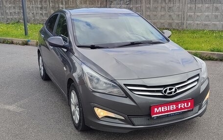 Hyundai Solaris II рестайлинг, 2016 год, 950 000 рублей, 1 фотография