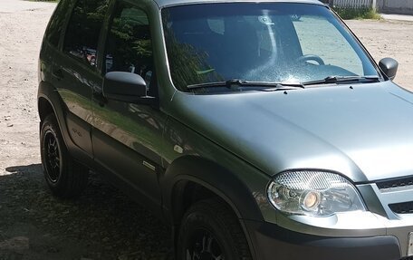 Chevrolet Niva I рестайлинг, 2012 год, 450 000 рублей, 3 фотография