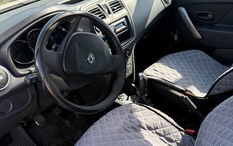 Renault Logan II, 2017 год, 480 000 рублей, 6 фотография