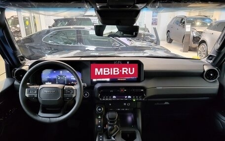 Toyota Land Cruiser Prado, 2024 год, 8 698 000 рублей, 10 фотография